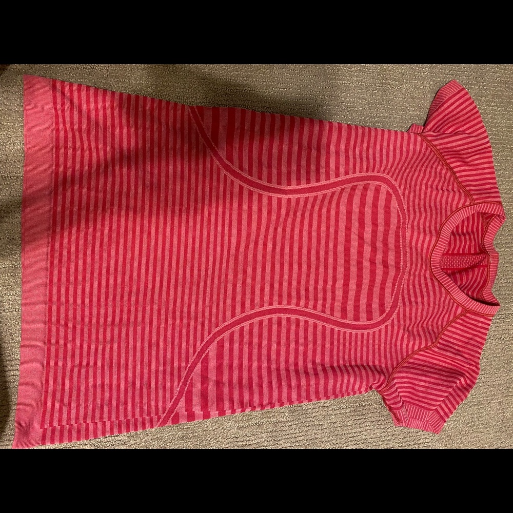 lululemon short sleeve swiftly tech size 8!